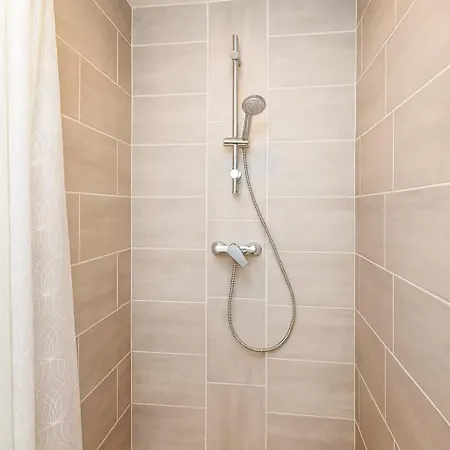 Escape ! Cozy & Practical In Center Apartament Seclin